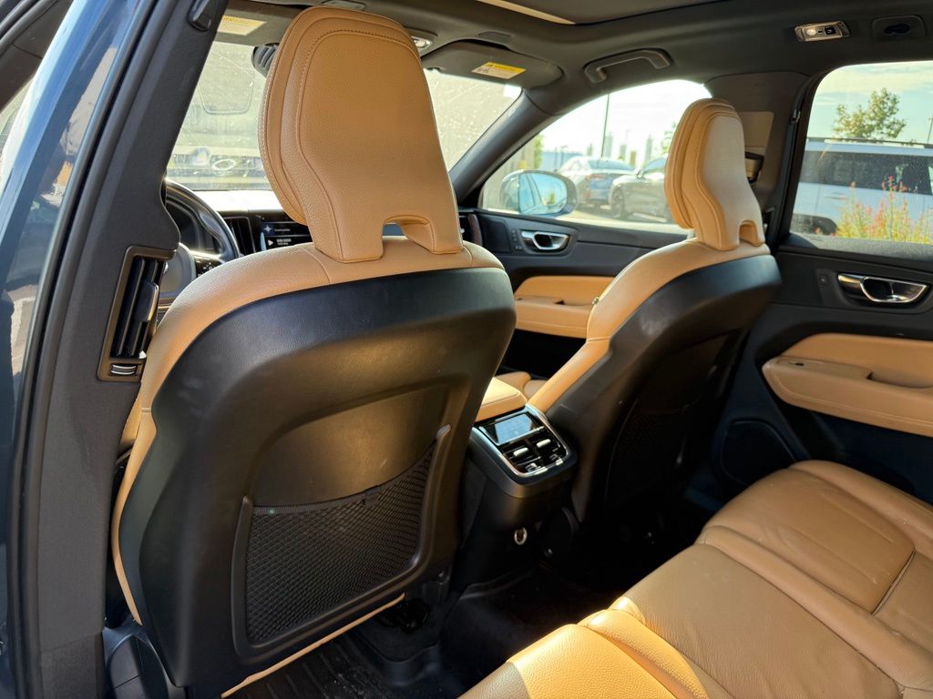 Thumbnail: 2020 Volvo XC60 - 9