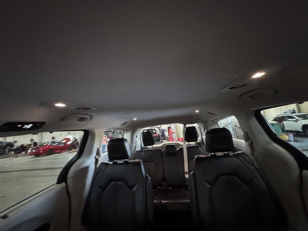 Used 2023 Chrysler Pacifica Van