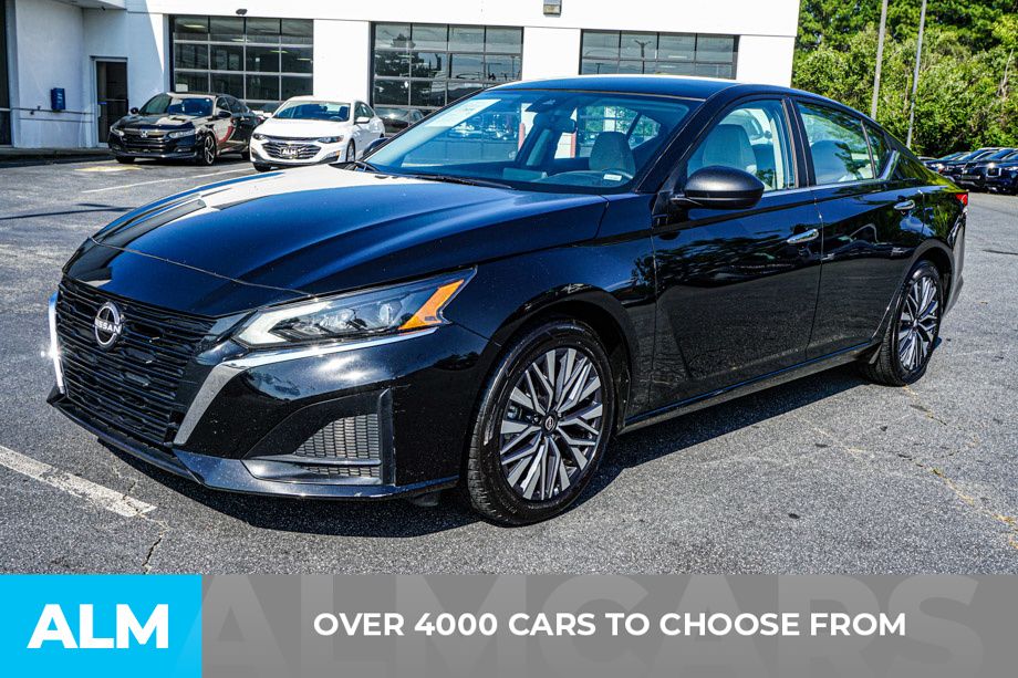 Used 2025 Black Nissan 2.5 SV image 2