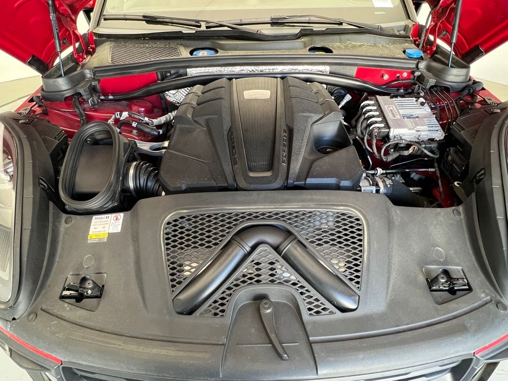 Thumbnail: 2022 Porsche Macan - 26