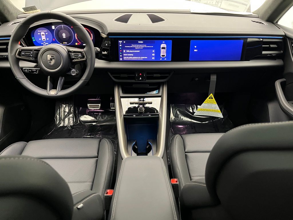 Thumbnail: 2025 Porsche Macan - 24