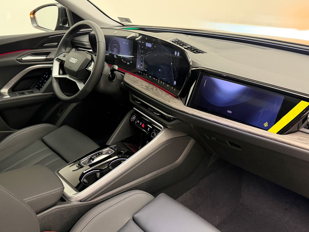 Thumbnail: 2026 Audi Q5 - 10