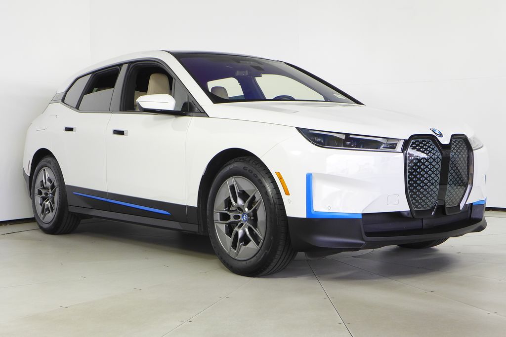 Thumbnail: 2022 BMW iX - 4