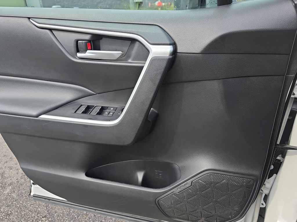 2024 Ice Cap Toyota RAV4 XLE FWD SUV