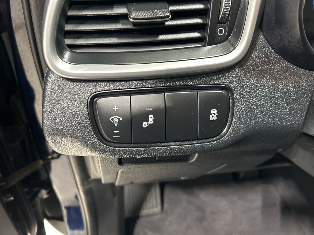 used 2020 Kia Sorento car, priced at $17,257