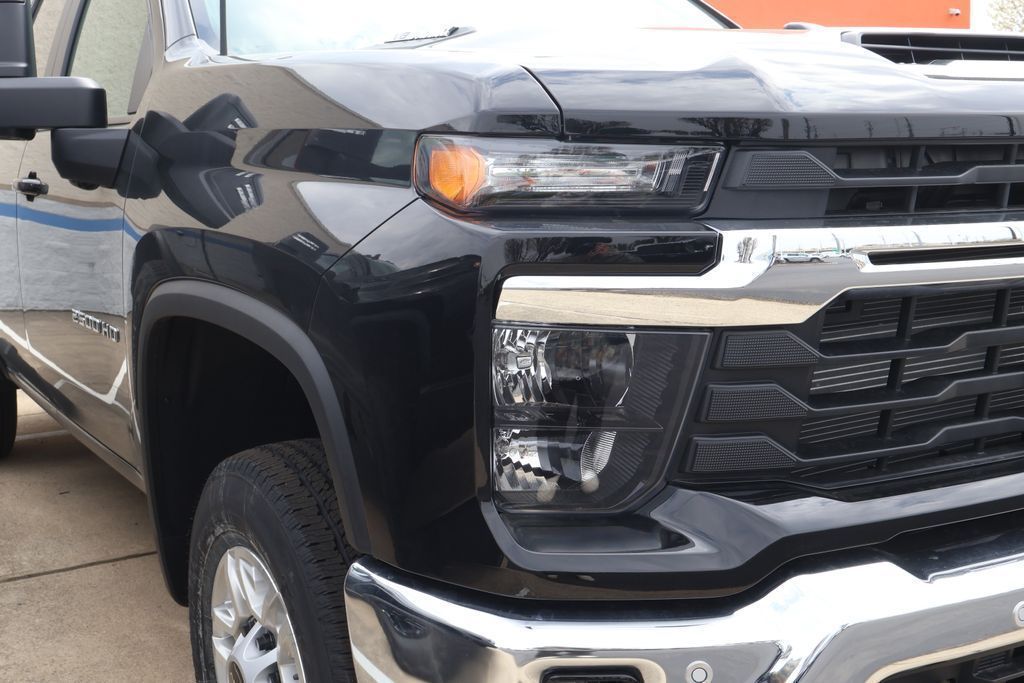 Thumbnail: 2026 Chevrolet Silverado 2500 - 3