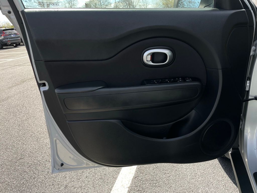 Thumbnail: 2016 Kia Soul - 22