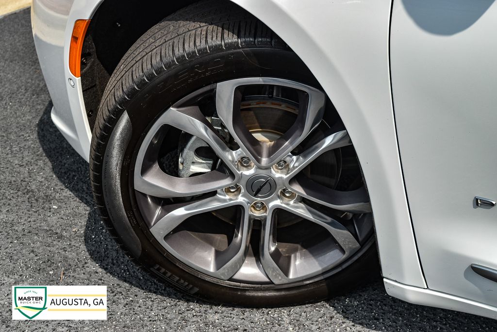 Used 2025 Chrysler Pacifica Van