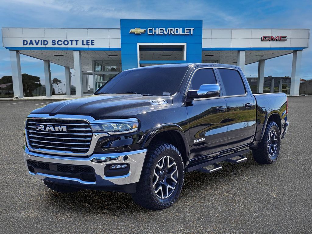 Diamond Black Crystal Pearlcoat 2025 RAM 1500 Laramie Crew Cab 4WD Pickup Truck Four-Wheel Drive 8-Speed Automatic