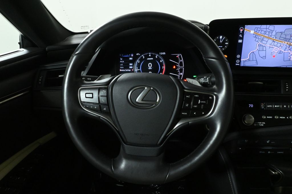 2022 Lexus ES 250 19
