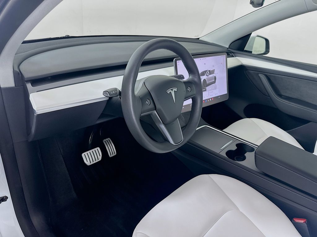Thumbnail: 2022 Tesla Model Y - 9