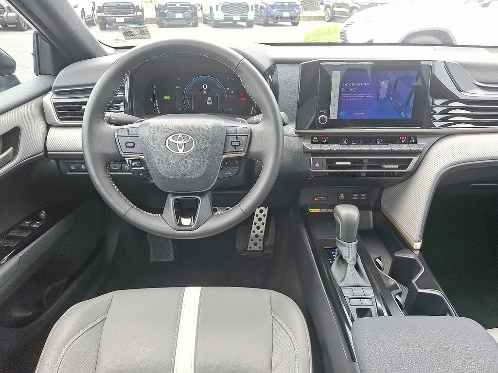 2025 Toyota Camry SE 12