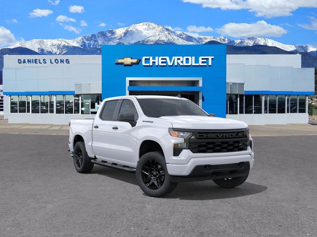 2025 Chevrolet Silverado 1500 Custom Crew Cab 4WD
