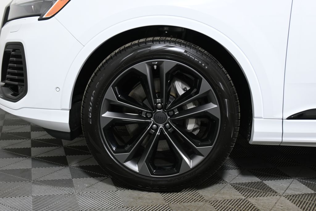 Thumbnail: 2026 Audi Q7 - 10