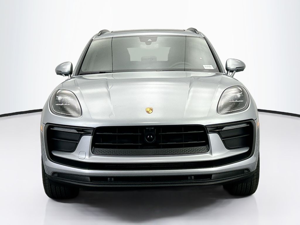 Thumbnail: 2026 Porsche Macan - 10