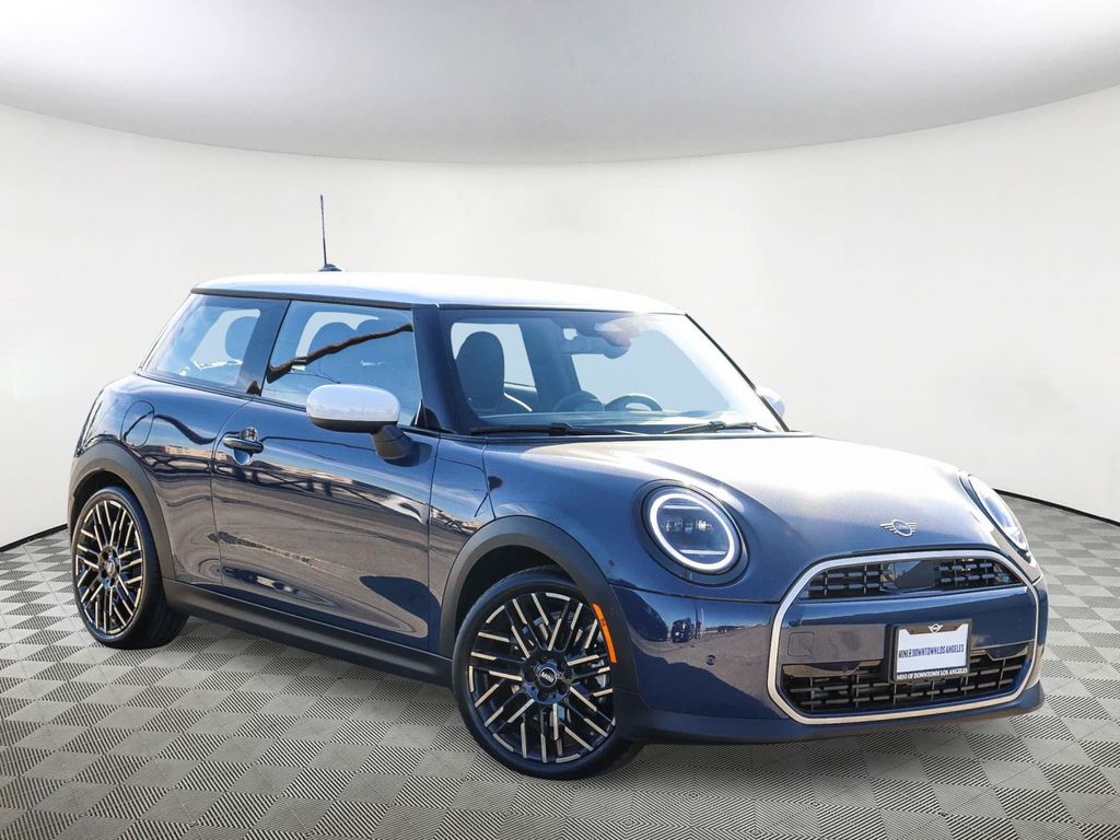 2025 MINI Cooper Signature Trim 2-door Hatchback