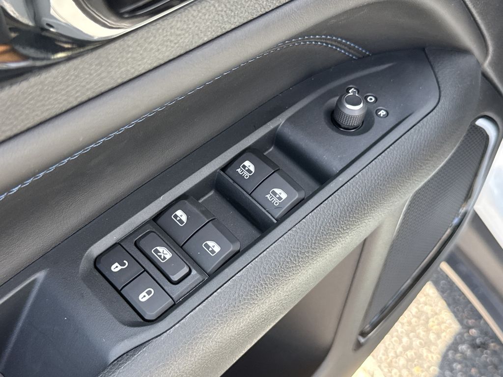 2026 Jeep Compass Latitude White at Victoria Chrysler Dodge Jeep Ram