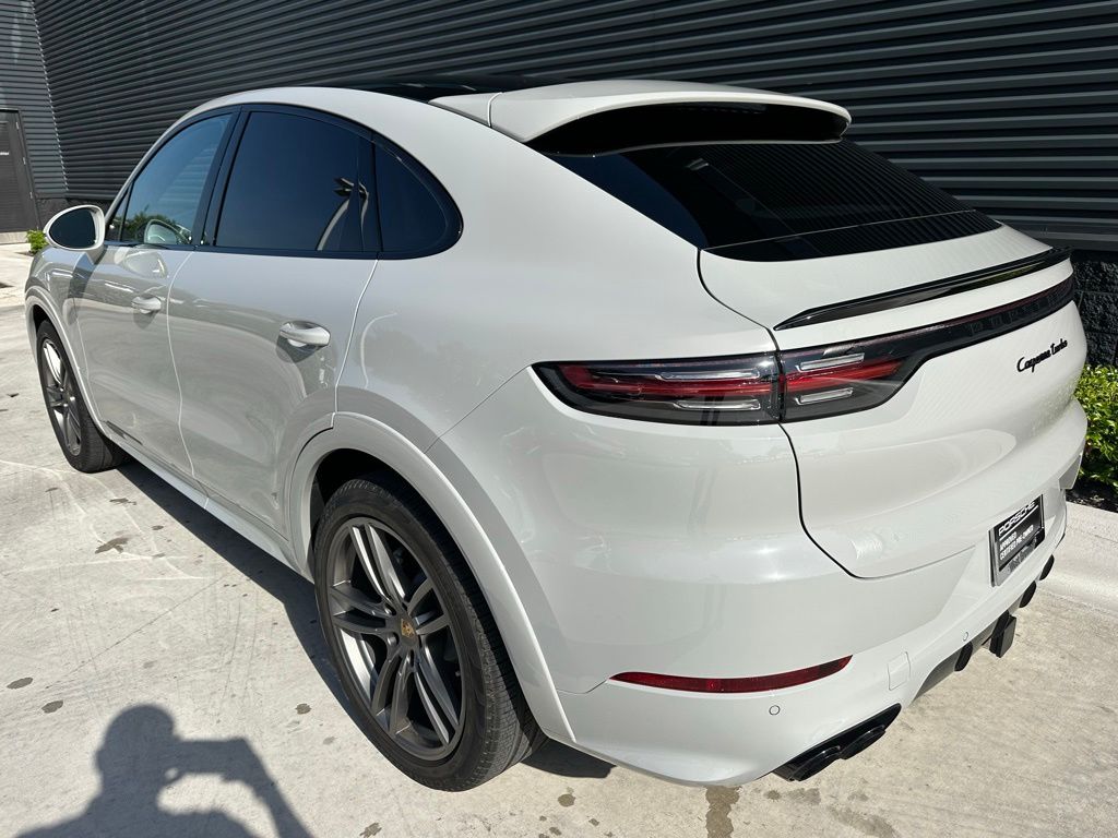Thumbnail: 2023 Porsche  - 3