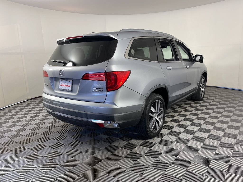 2018 Honda Pilot Touring 18