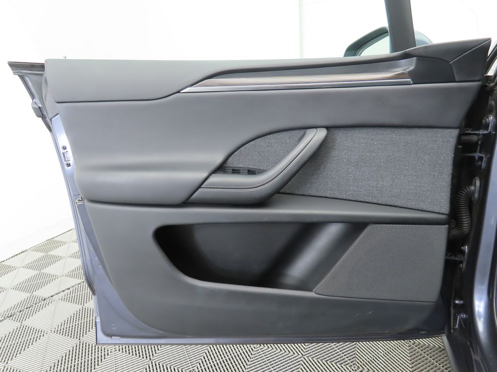 Thumbnail: 2023 Tesla Model X - 23