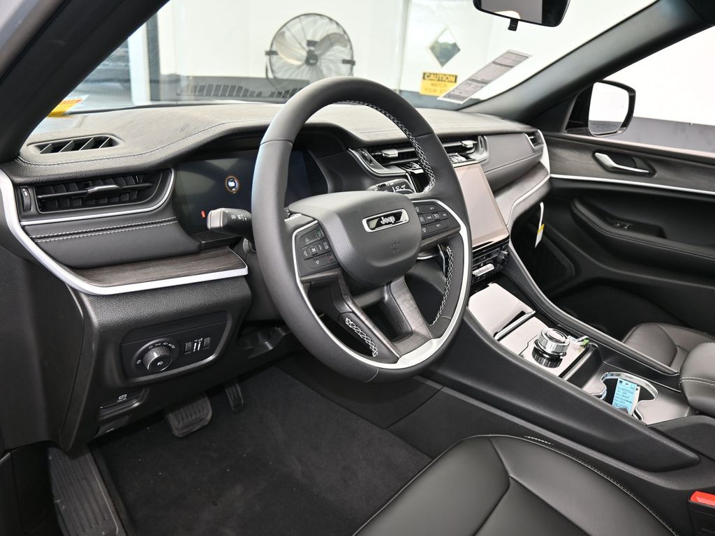 New 2025 Silver Zynith Jeep Limited image 10