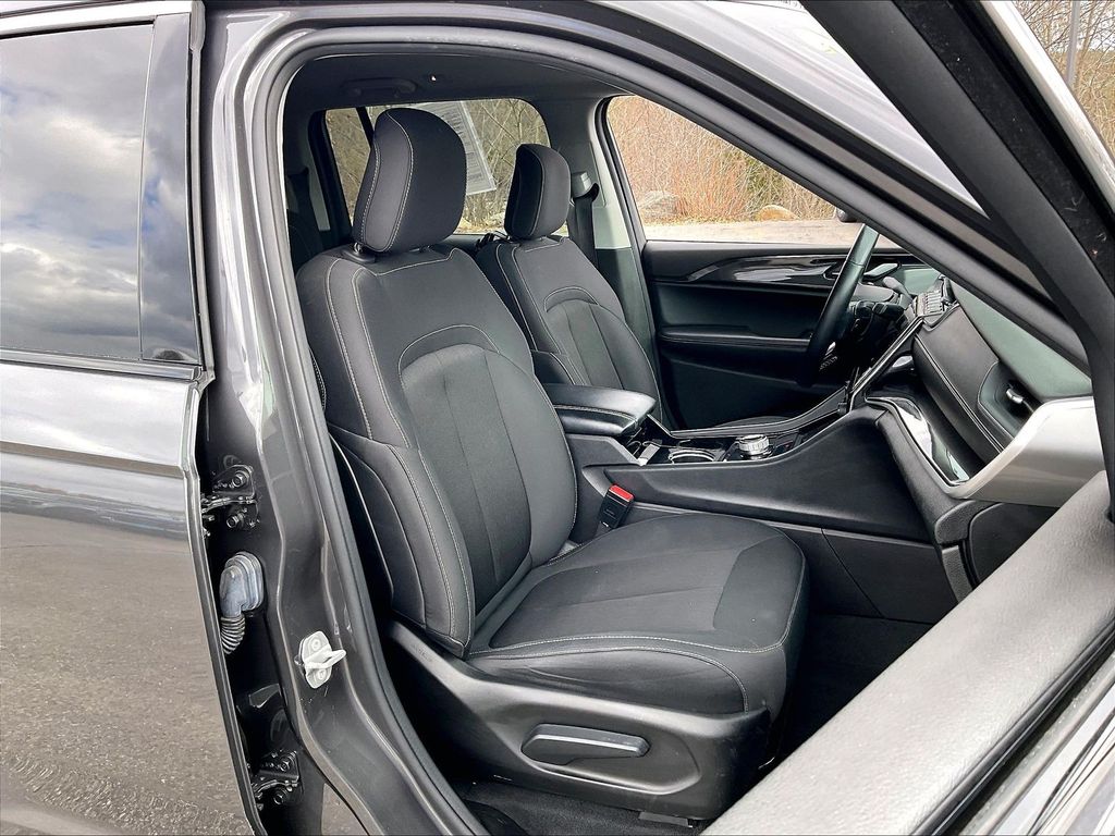 2022 Jeep Grand Cherokee — photo 10