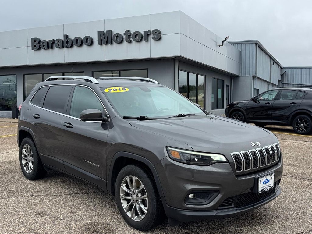 Gray (Granite Crystal Metallic Clearcoat) 2019 Jeep Cherokee Latitude Plus FWD SUV / Crossover Front-Wheel Drive 9-Speed Automatic