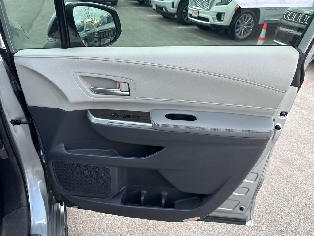 Used Car 2021 Toyota Sienna  For Sale Under $35,000 In Austin, Texas