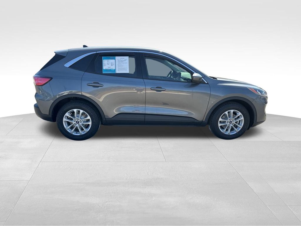 2021 Carbonized Gray Metallic Ford Escape SE FWD SUV