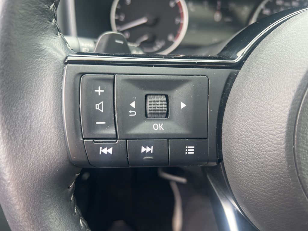 2021 Nissan Rogue SL photo