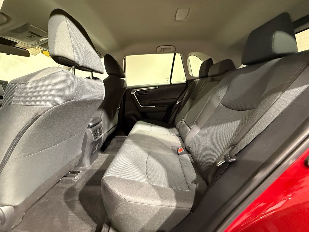 Thumbnail: 2022 Toyota RAV4 - 18