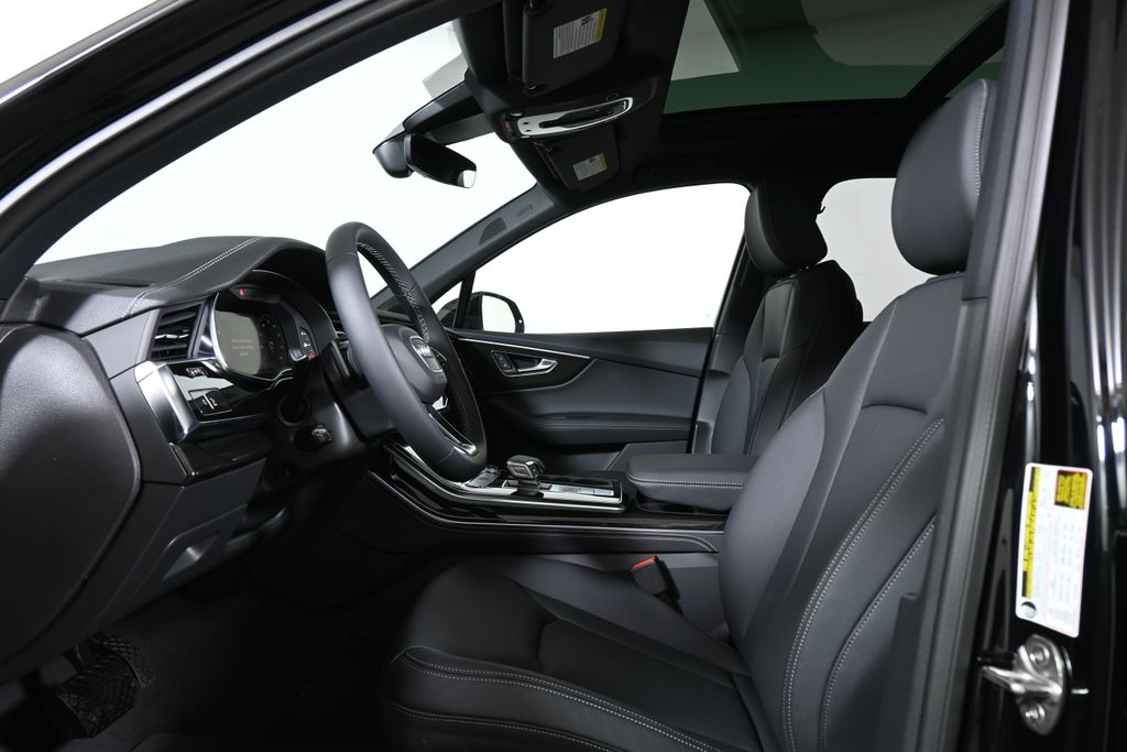 Thumbnail: 2026 Audi Q7 - 3