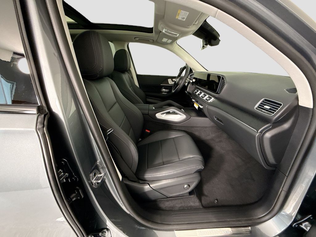 Thumbnail: 2026 Mercedes-Benz GLE - 22