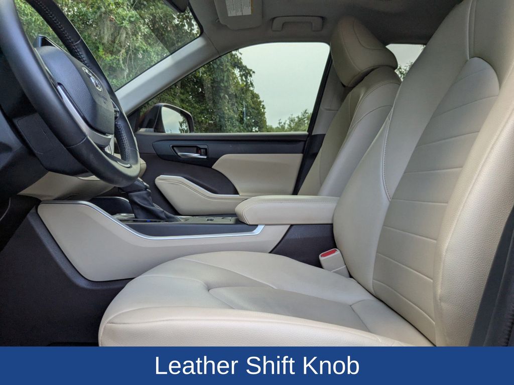 2022 Toyota Highlander Hybrid XLE