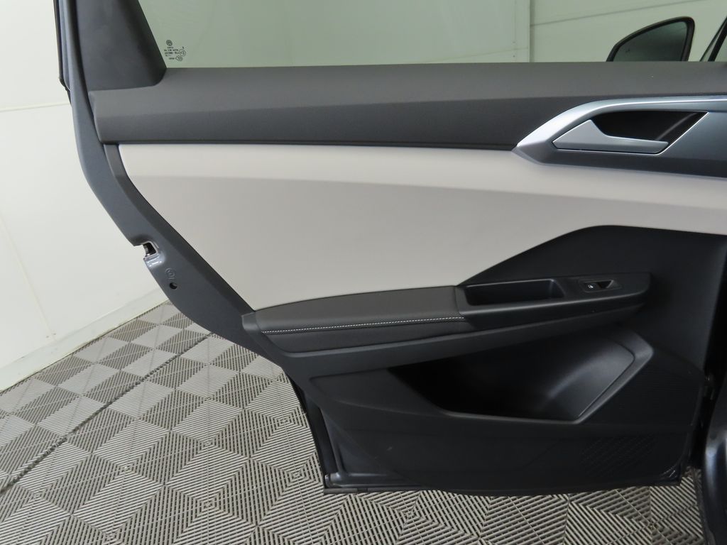 Thumbnail: 2025 Volkswagen Taos - 26