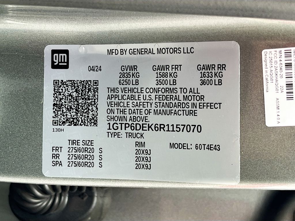 Used 2024 Silver GMC AT4 image 33