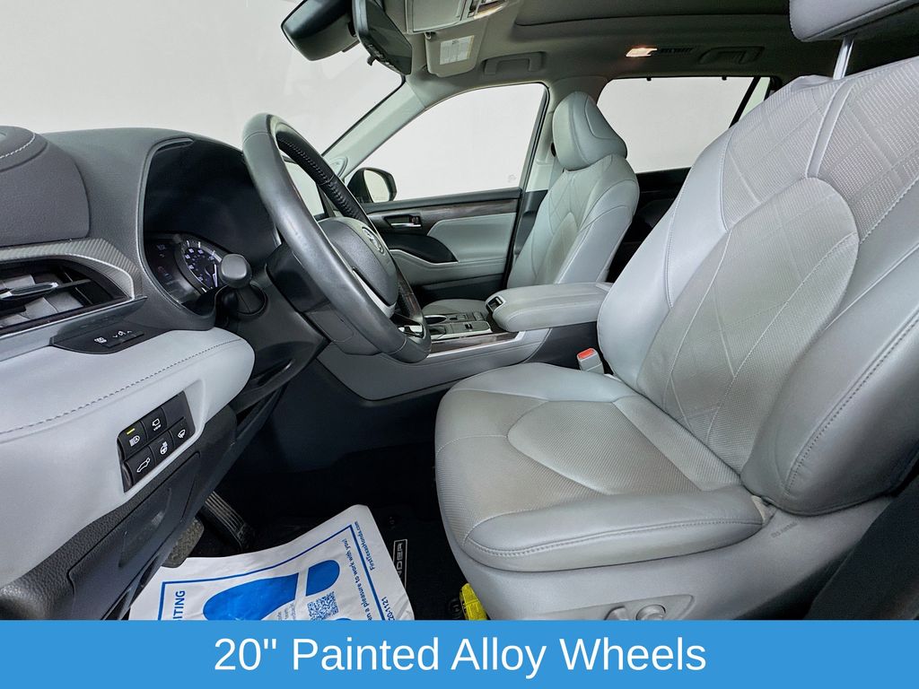 Used Car 2022 Toyota Highlander  Platinum For Sale Under $50,000 In Austin, Texas