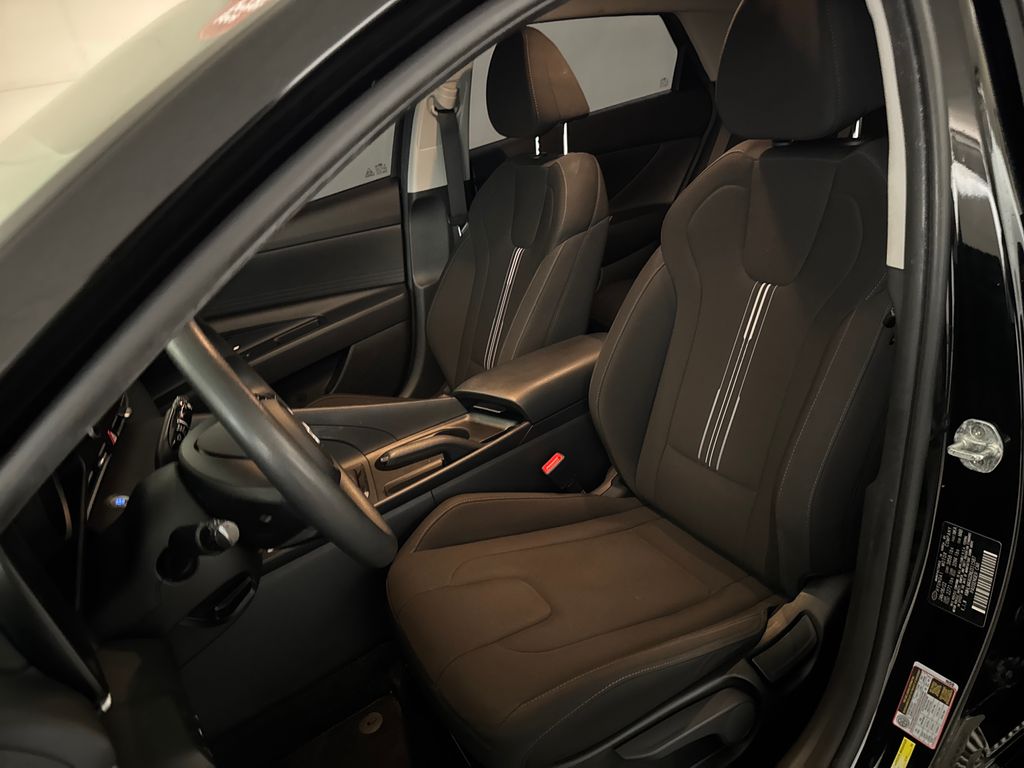 Certified Used 2022 Black Hyundai SEL image 17