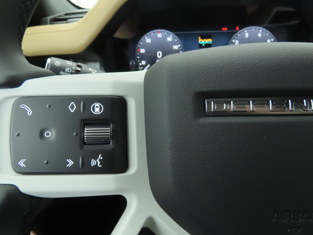 2025 Land Rover Defender 110 11