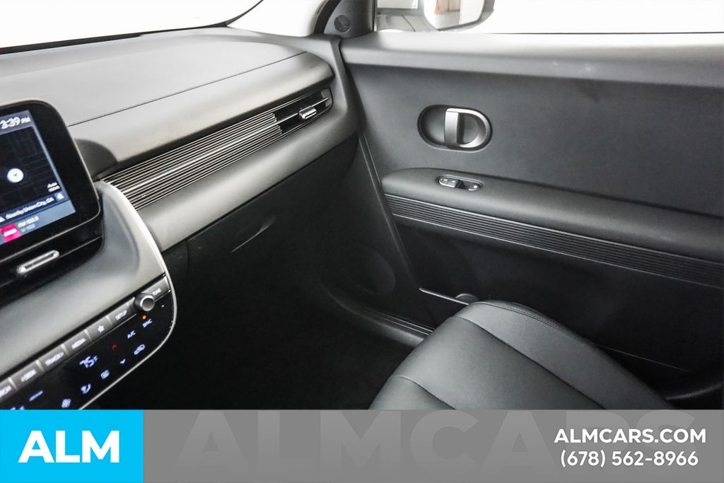 Used 2025 Gray Hyundai SEL image 43