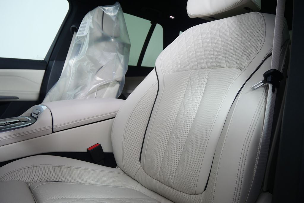 Thumbnail: 2026 BMW X5 - 11