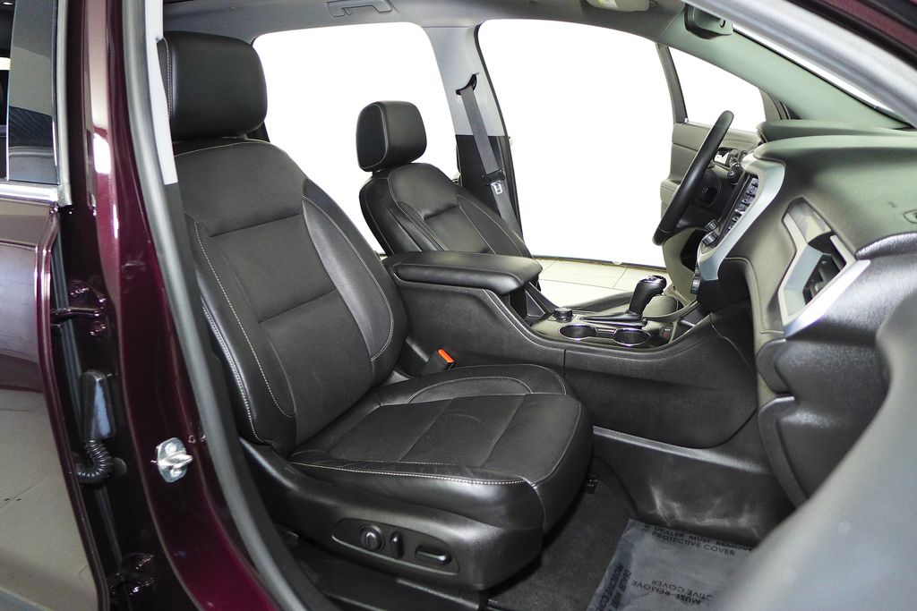 Thumbnail: 2017 GMC Acadia - 19