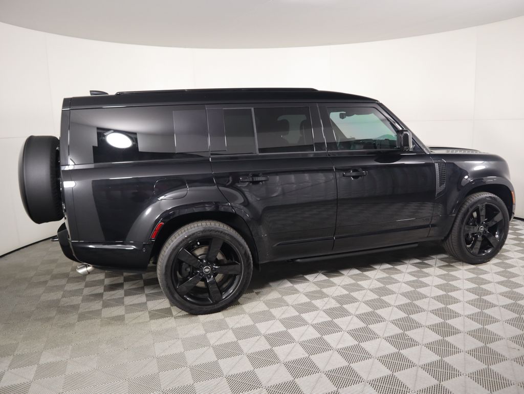 Thumbnail: 2025 Land Rover Defender - 4