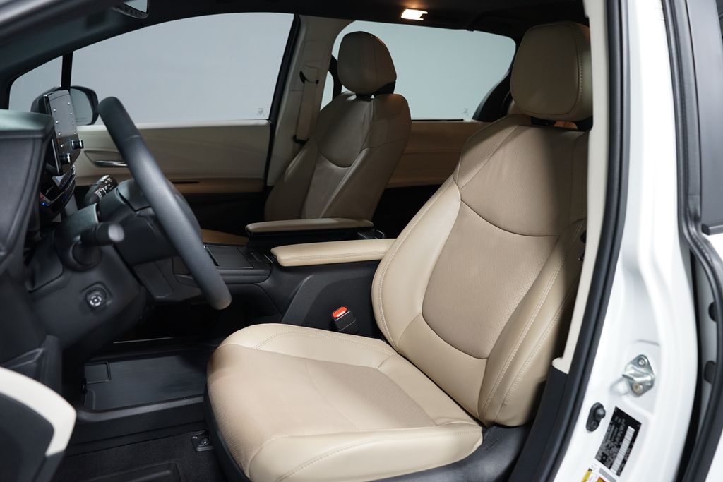 Thumbnail: 2024 Toyota Sienna - 6