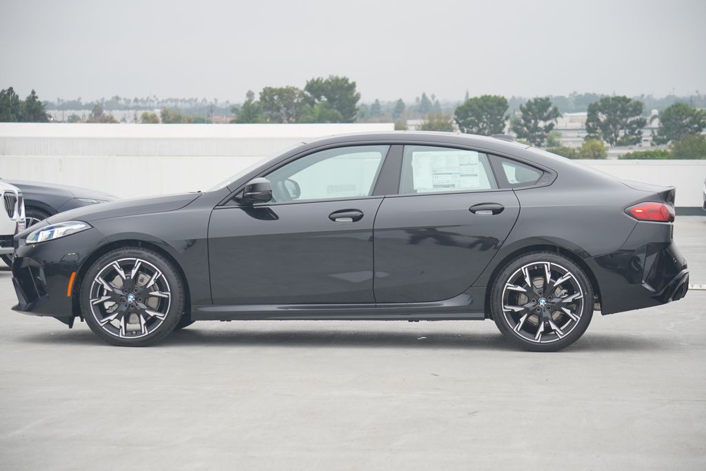 Thumbnail: 2026 BMW 2 Series - 4