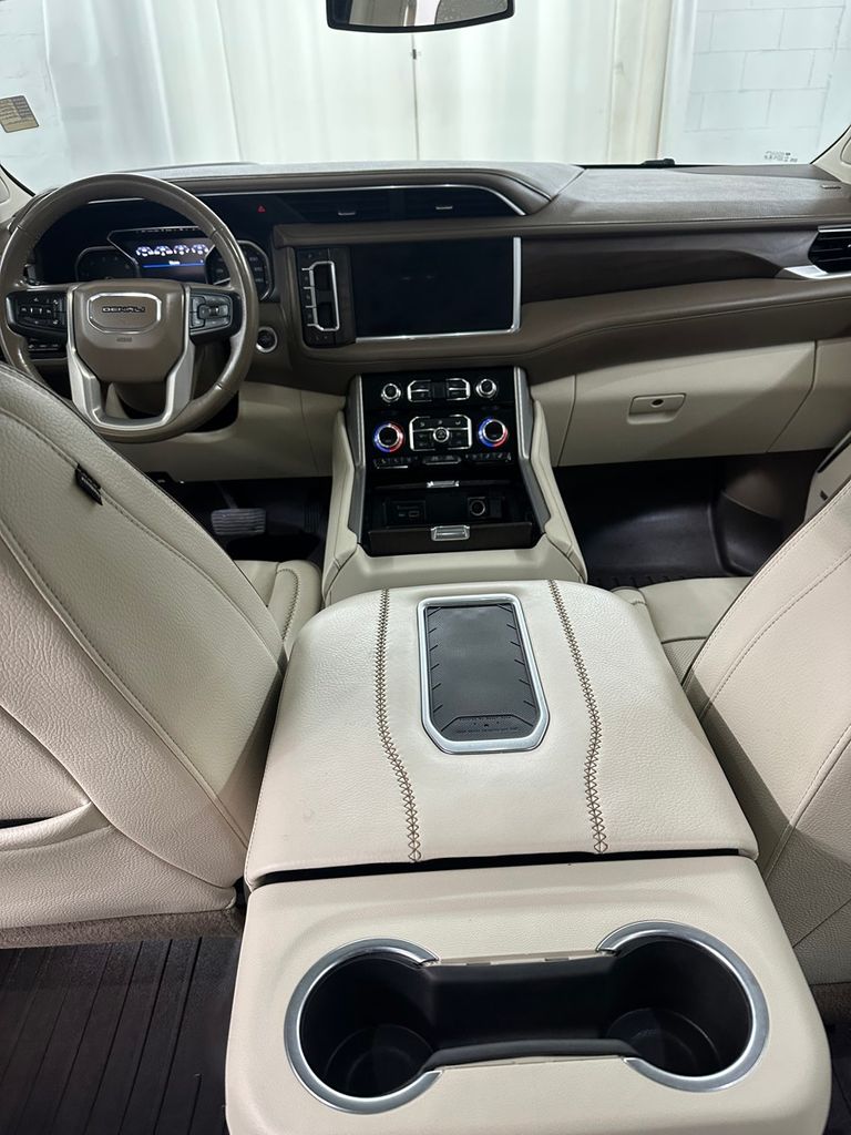 used 2021 GMC Yukon XL car, priced at $41,985