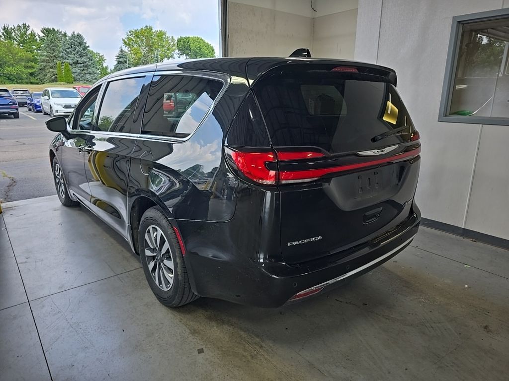 View vehicle photo 3