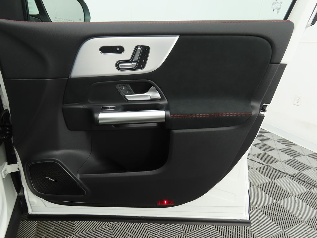 Thumbnail: 2025 Mercedes-Benz GLA - 25