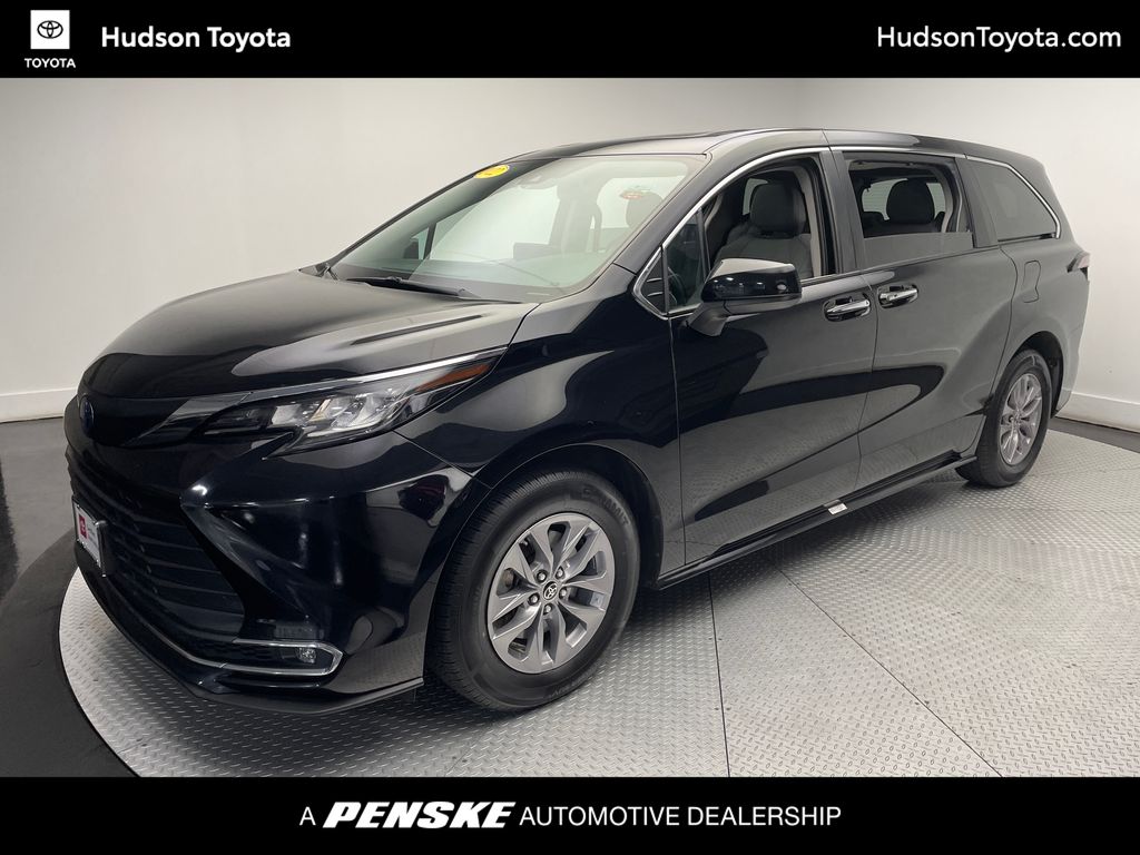 Thumbnail: 2022 Toyota Sienna - 1