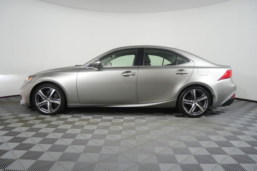 Thumbnail: 2019 Lexus IS - 5